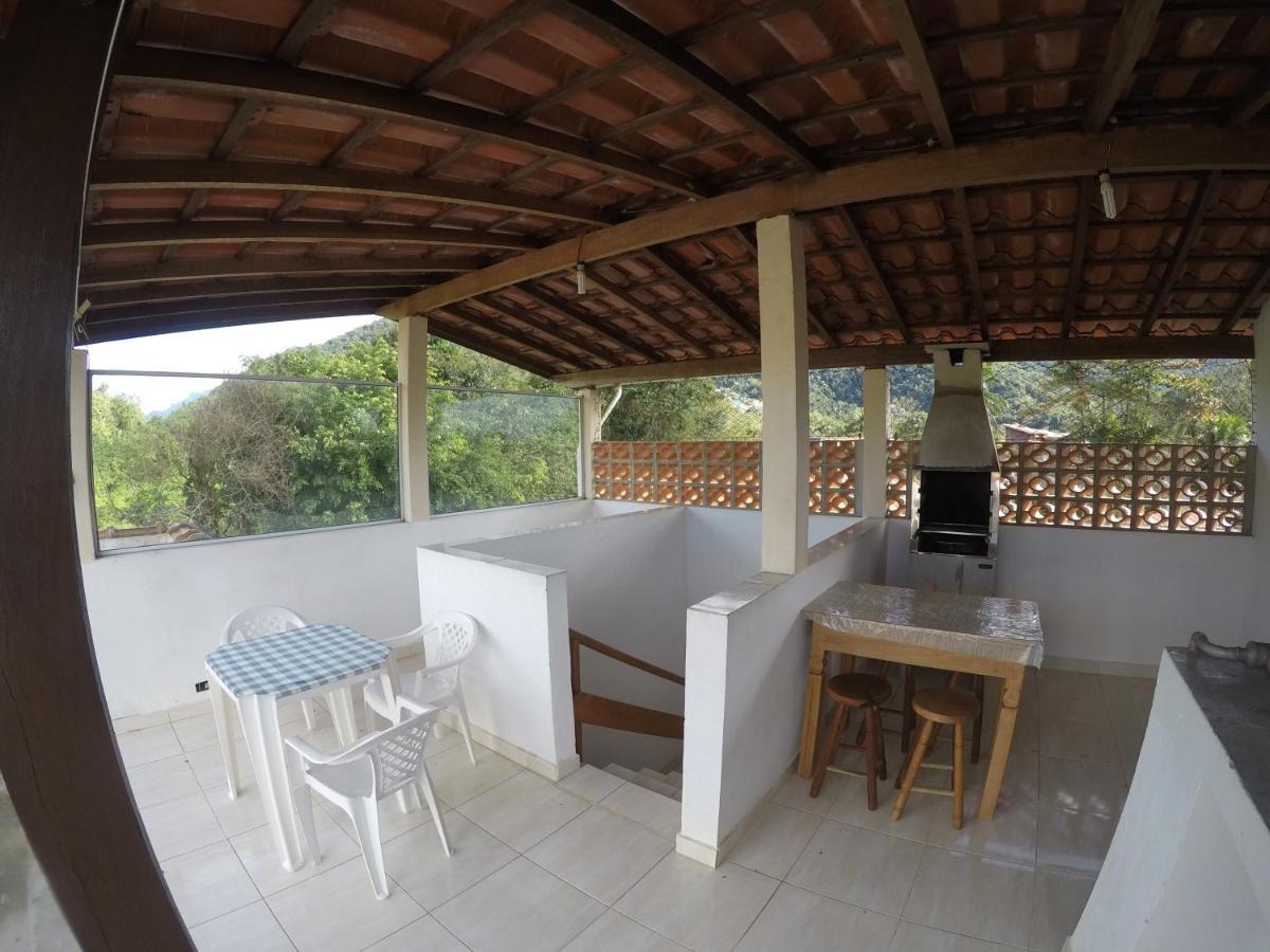 Charming Beach Apt With A Beautiful Rooftop View. Apartamento Ubatuba